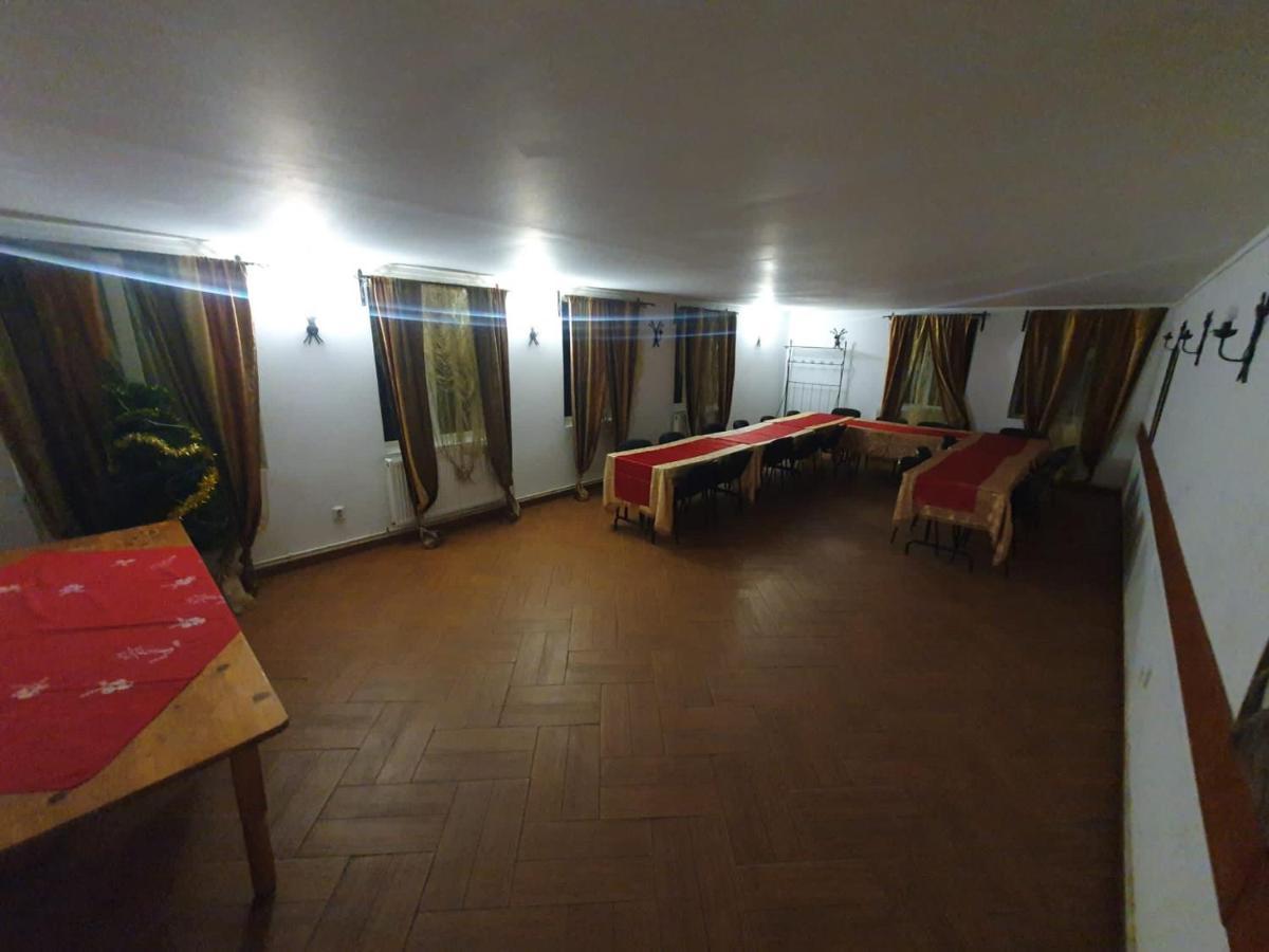 Pensiunea Sub Stejari Banesti ! Self Service ! Self Check-In! エクステリア 写真